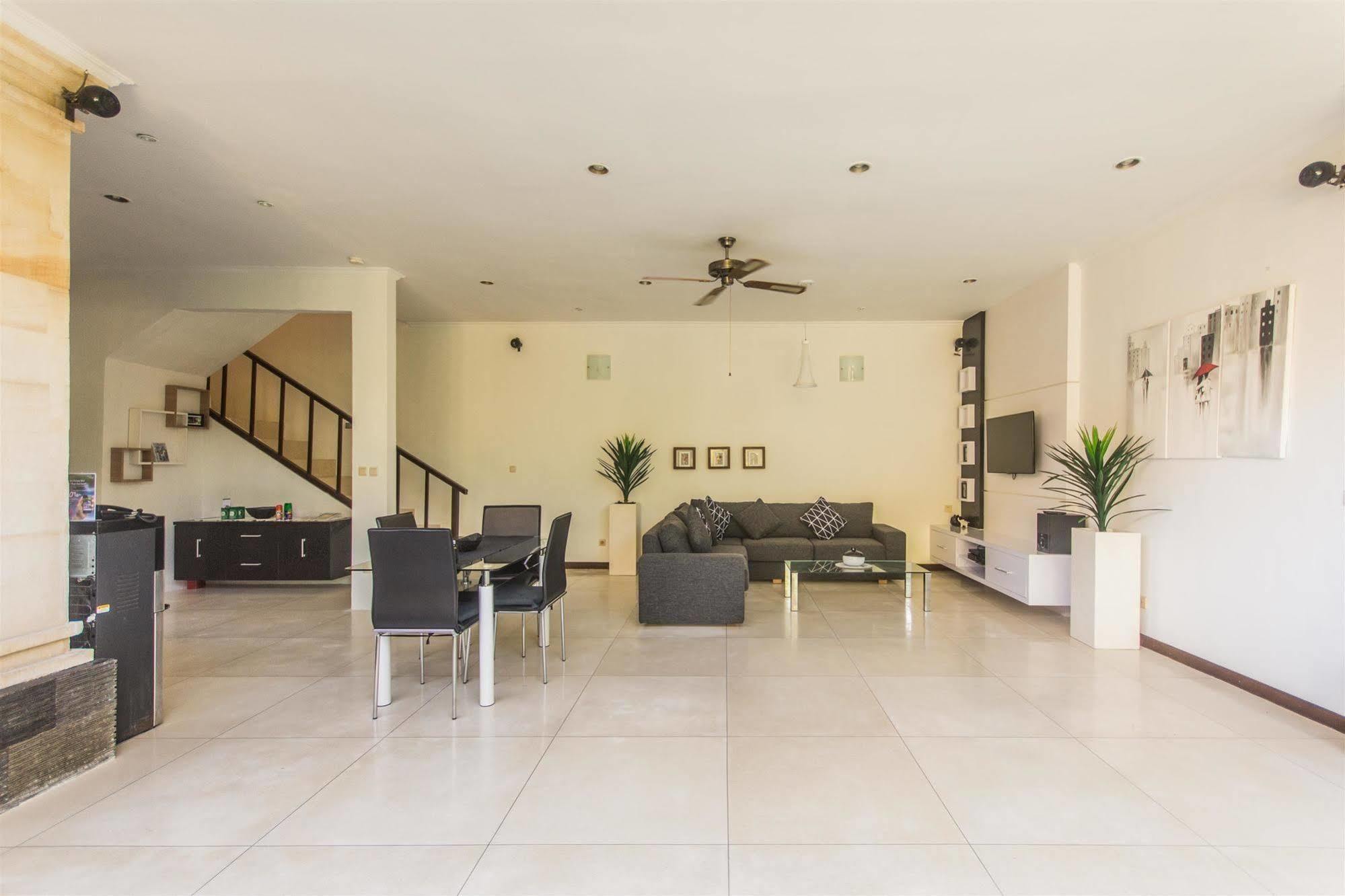 סמיניאק Villa Krisna מראה חיצוני תמונה